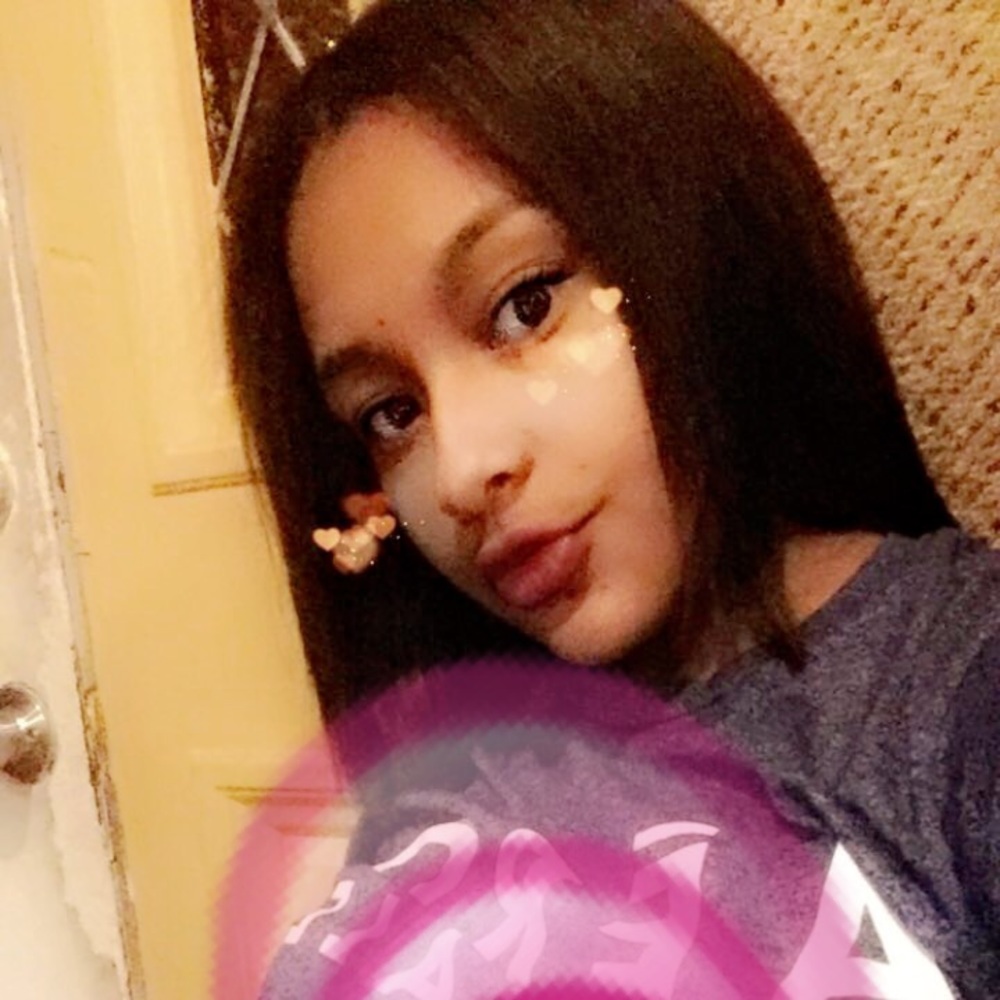 Meet your Posher, Sayra